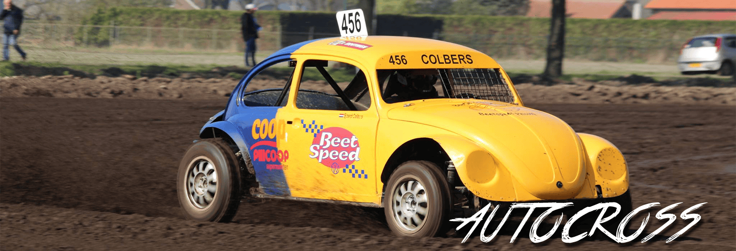 Autocross-evenement op een crossterrein