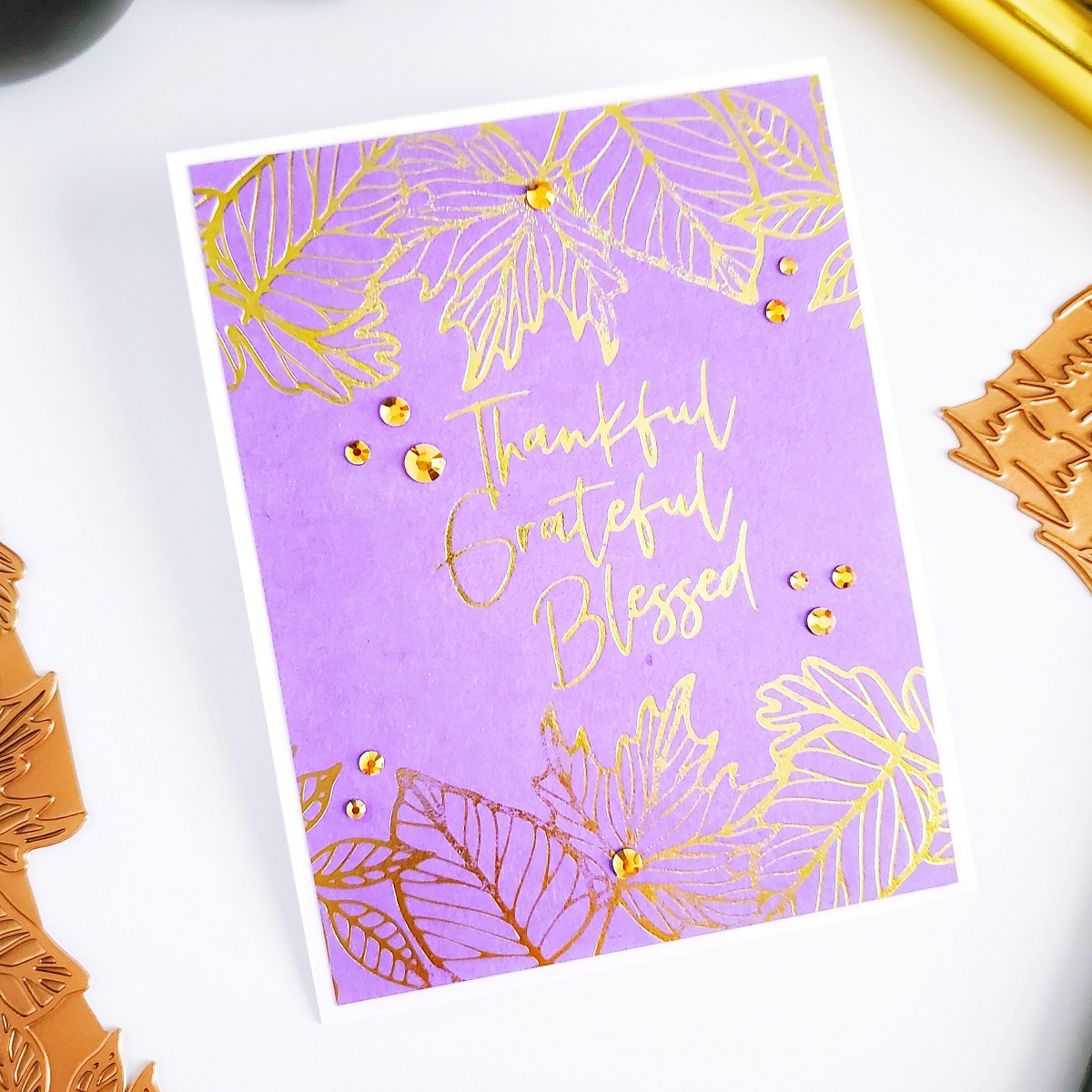 Fall & Halloween Cards with Yasmin Diaz for Spellbinders featuring Fall & Halloween 2020 Collection #Spellbinders #NeverStopMaking #GlimmerHotFoilSystem #Cardmaking