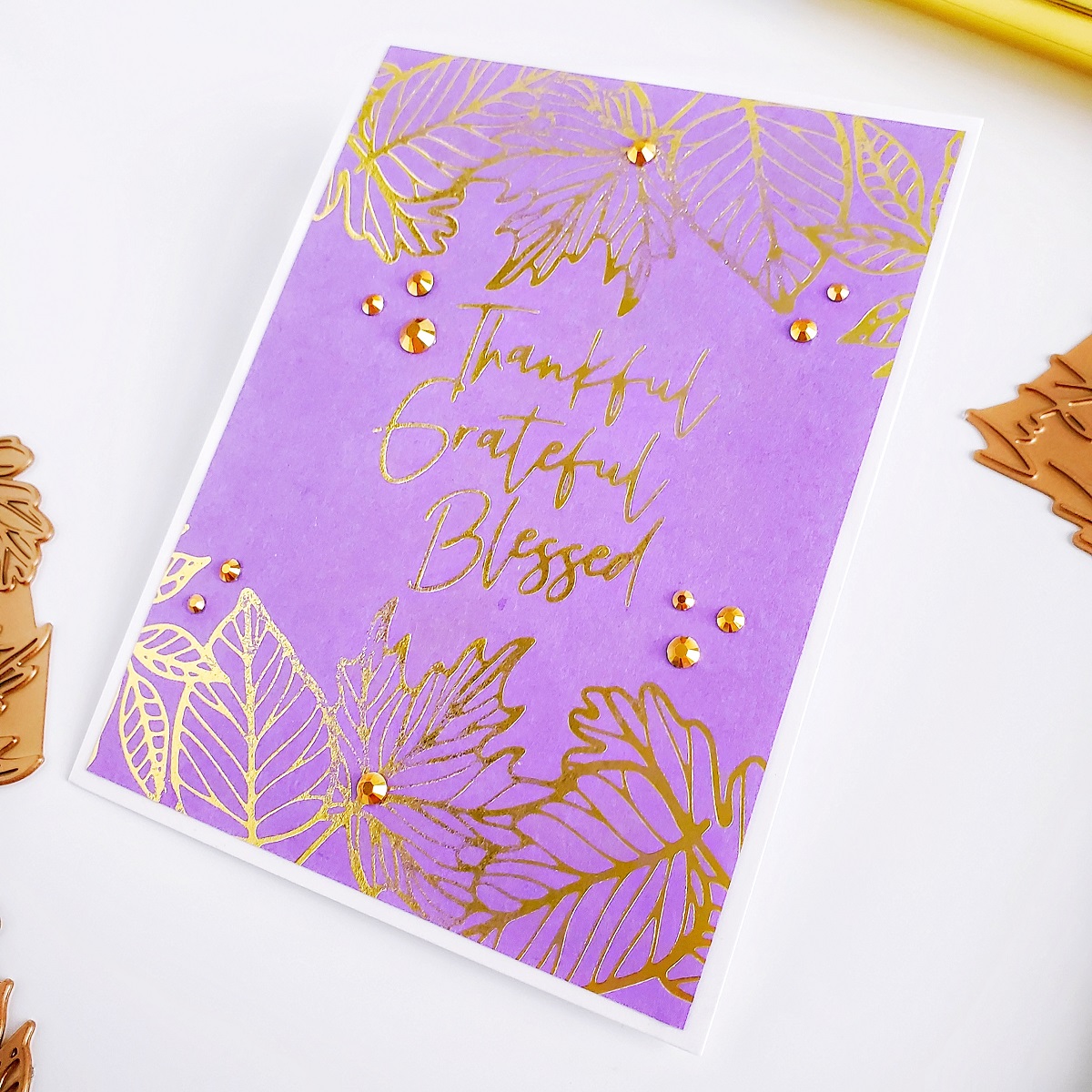 Fall & Halloween Cards with Yasmin Diaz for Spellbinders featuring Fall & Halloween 2020 Collection #Spellbinders #NeverStopMaking #GlimmerHotFoilSystem #Cardmaking
