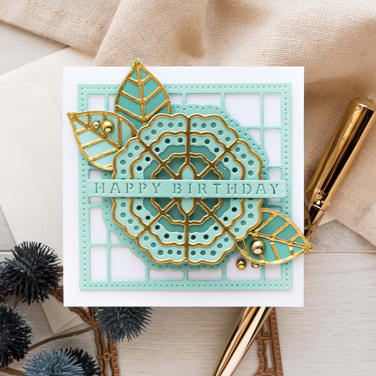 November 2022 Large Die of the Month Preview & Tutorials &ndash; Stylized Floral Kaleidoscope Slimline