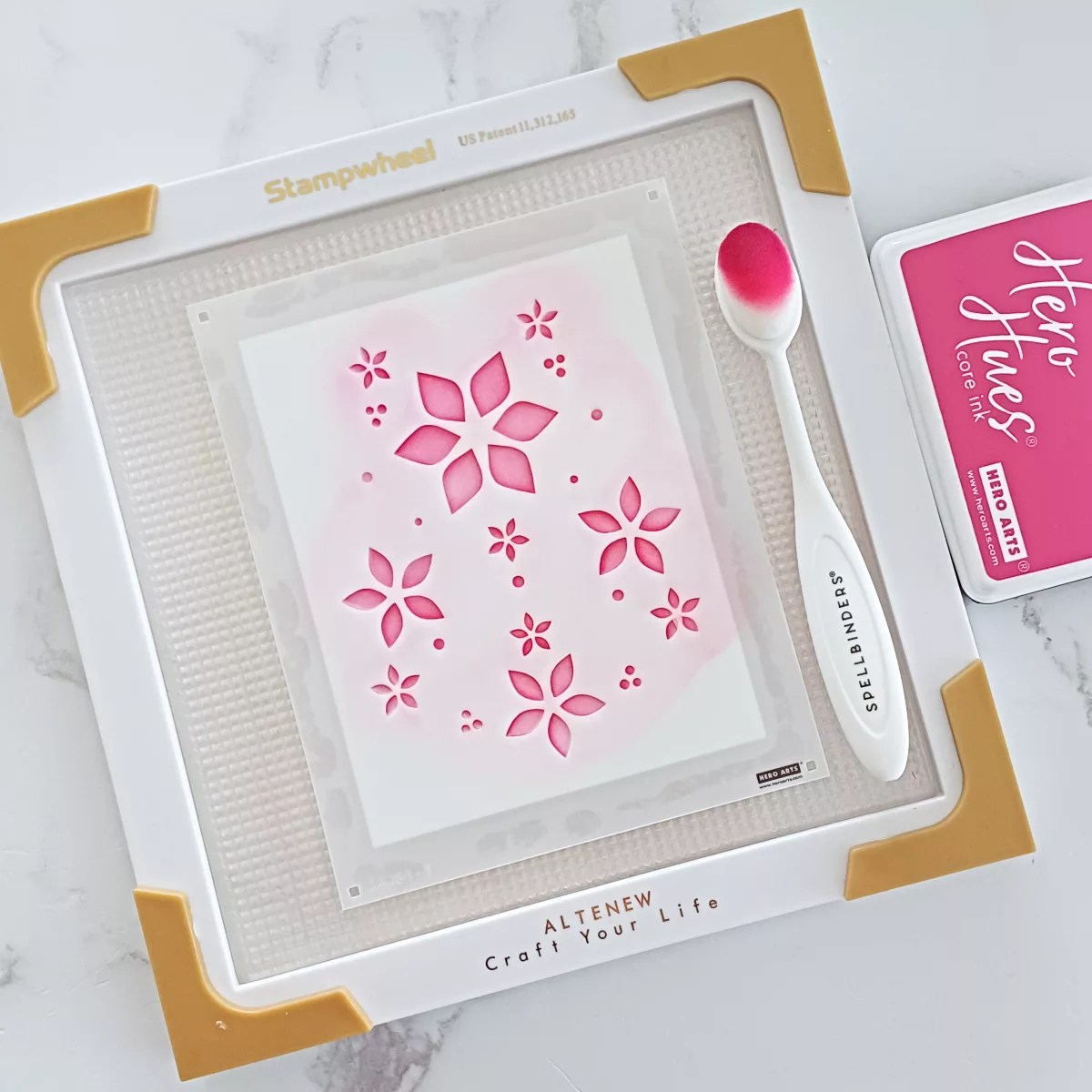 LisaTilson05-26BeginnersBlogSeriesLayeredStenciling3