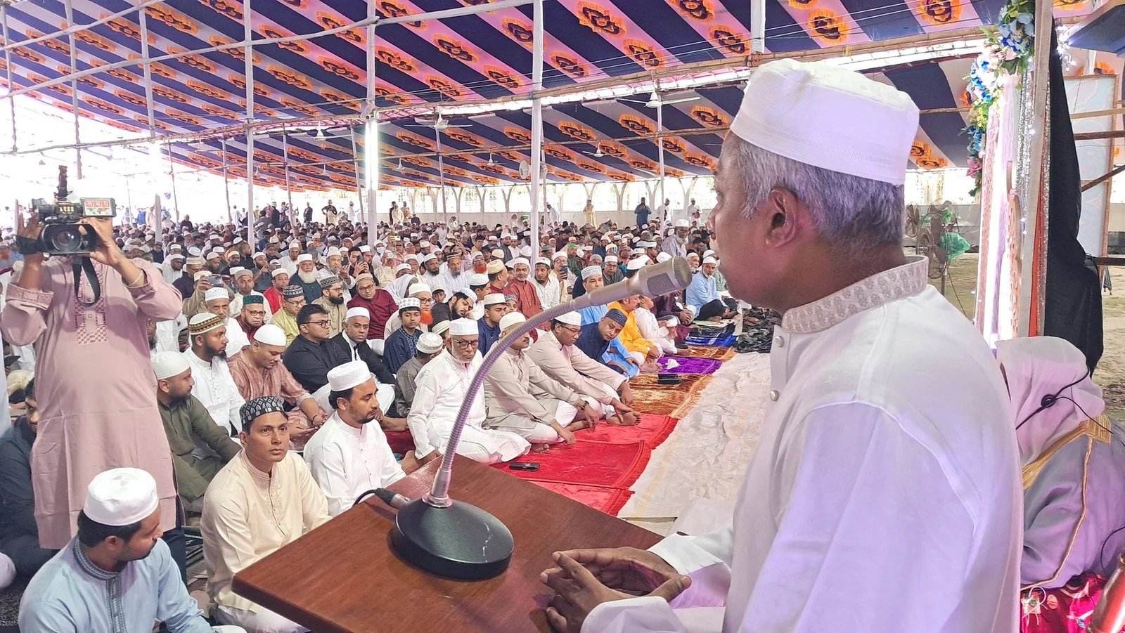 বৈশ্বিক সংকটে জনগণকে প্রস্তুত থাকার আহ্বান : যশোরে ঈদের নামাজে প্রতিমন্ত্রী অমিত