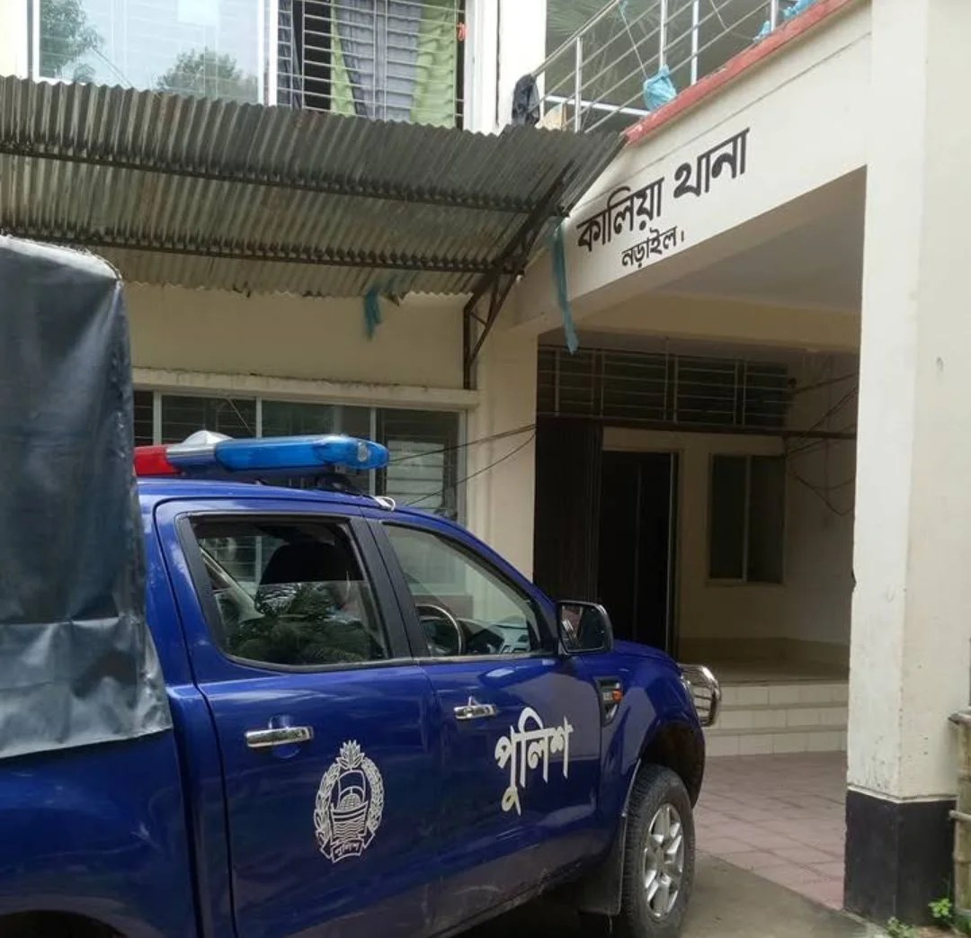 মাংস ভাগাভাগি নিয়ে লংকাকান্ড : গোলাগুলি : আহত ২৫