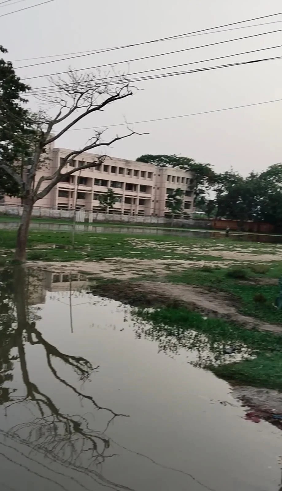 আবেদনের স্তূপের নিচে চাপা পড়েছে উপশহরের নাগরিক কান্না : নেতারা উধাও, বধির প্রশাসন