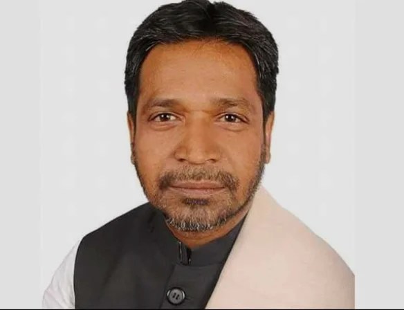 দীর্ঘদিন আত্মগোপনে থাকার পর যশোরে যুবলীগ সভাপতি মোস্তফা ফরিদ পুলিশ হেফাজতে