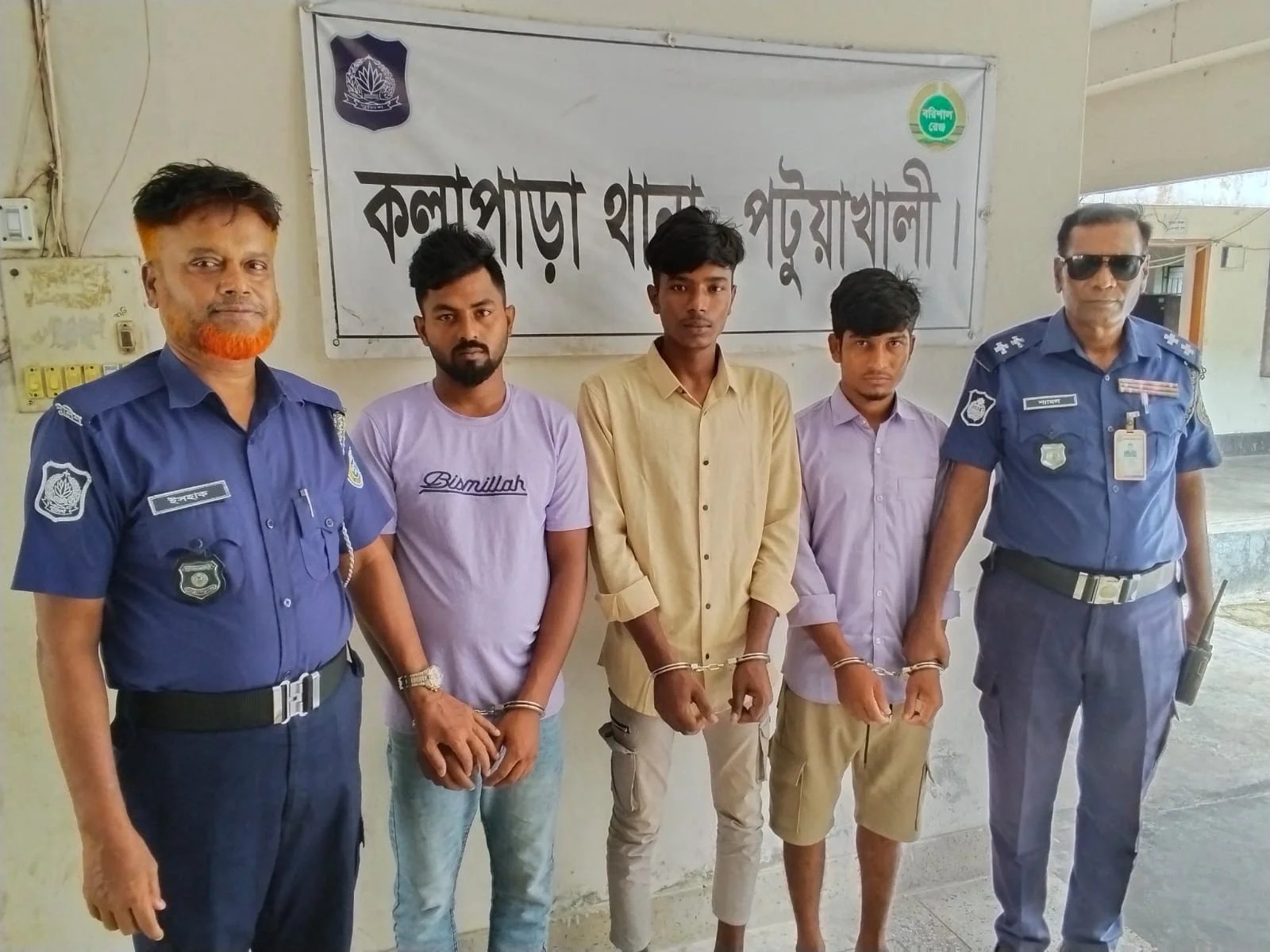 ফিল্মি স্টাইলে অটোভ্যান চালক অপহরণ : ৫ লাখ টাকা মুক্তিপণ দাবি
