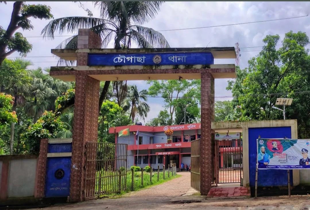 যশোরে ভোররাতে প্রবাসীর স্ত্রীর ঘরে ইউপি সদস্য : পুলিশি হস্তক্ষেপে রফাদফা