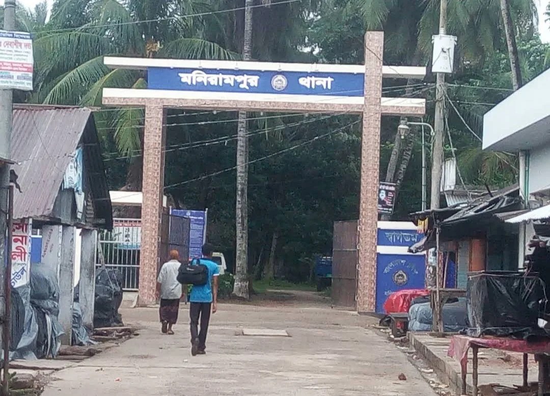 মণিরামপুরে সাংবাদিককে কুপিয়ে রক্তাক্ত করার অভিযোগ