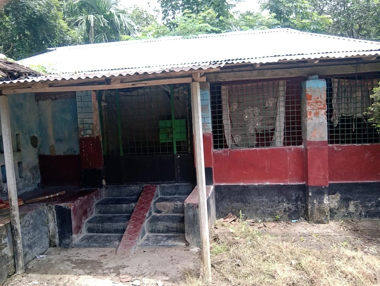 বাঘারপাড়ায় অসহায় বিধবার ৪ শতক জমি গিললো প্রভাবশালী চক্র