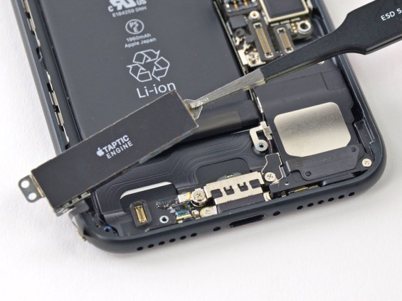Taptic-Engine-iPhone.jpeg Taptic Engine iPhone