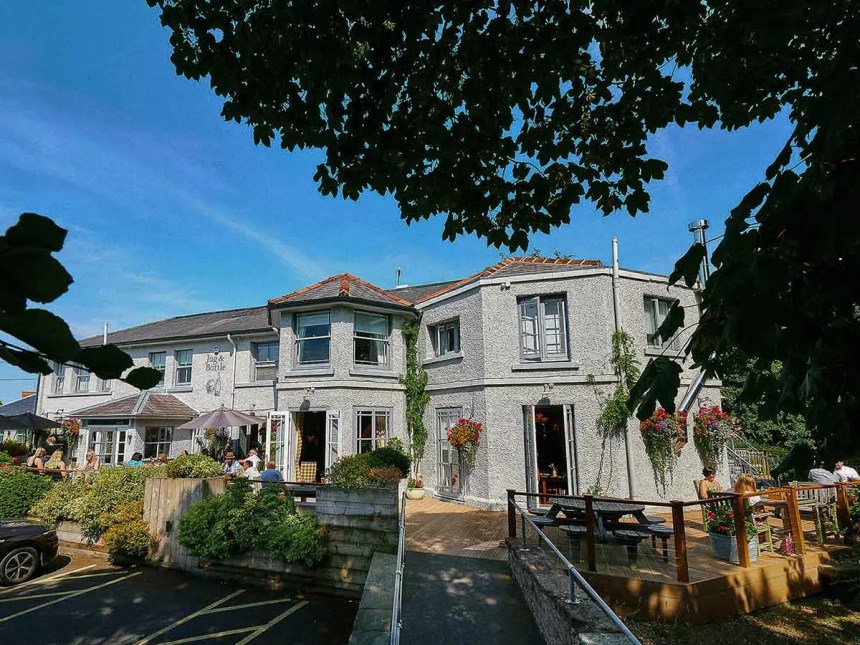 The Jug & Bottle โรงแรมในลิเวอร์พูล ที่อยู่นอกเมือง