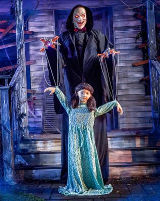 This is a versatile buttercream that you can use to decorate your halloween jack o’lantern or skating rink cake, but keep this recipe on hand for other cakes as well! Halloween Animatronics Animated Props Spirithalloween Com