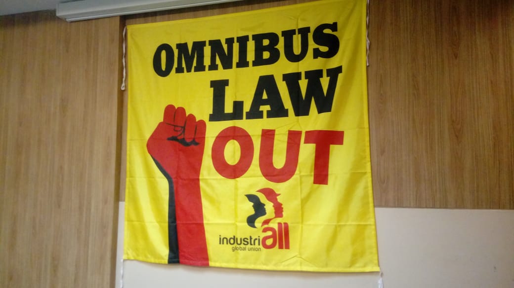 1 pengertian hak dan kewajiban karyawan. Omnibus Law Ruu Cipta Kerja Pekerja Dan Perlindungan Negara Sp Kep Spsi