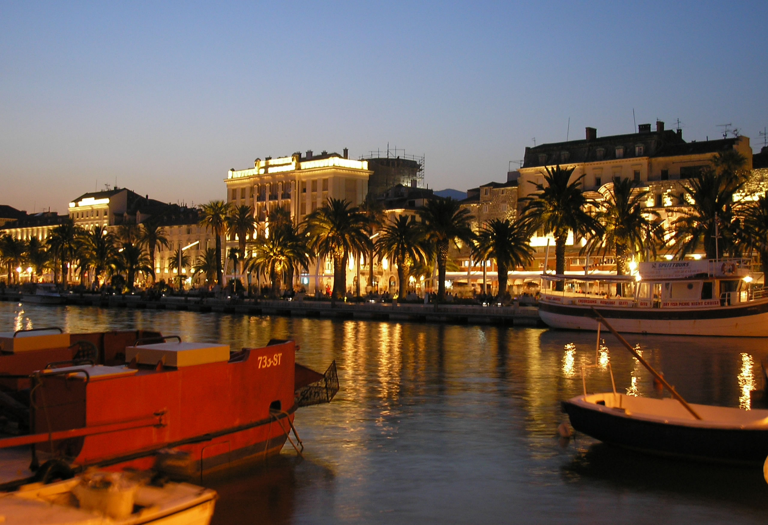 Boutique hotel stari grad · ploče (strand & meeresküste): Split Nightlife Partying - Clubs and Party Beaches - Split