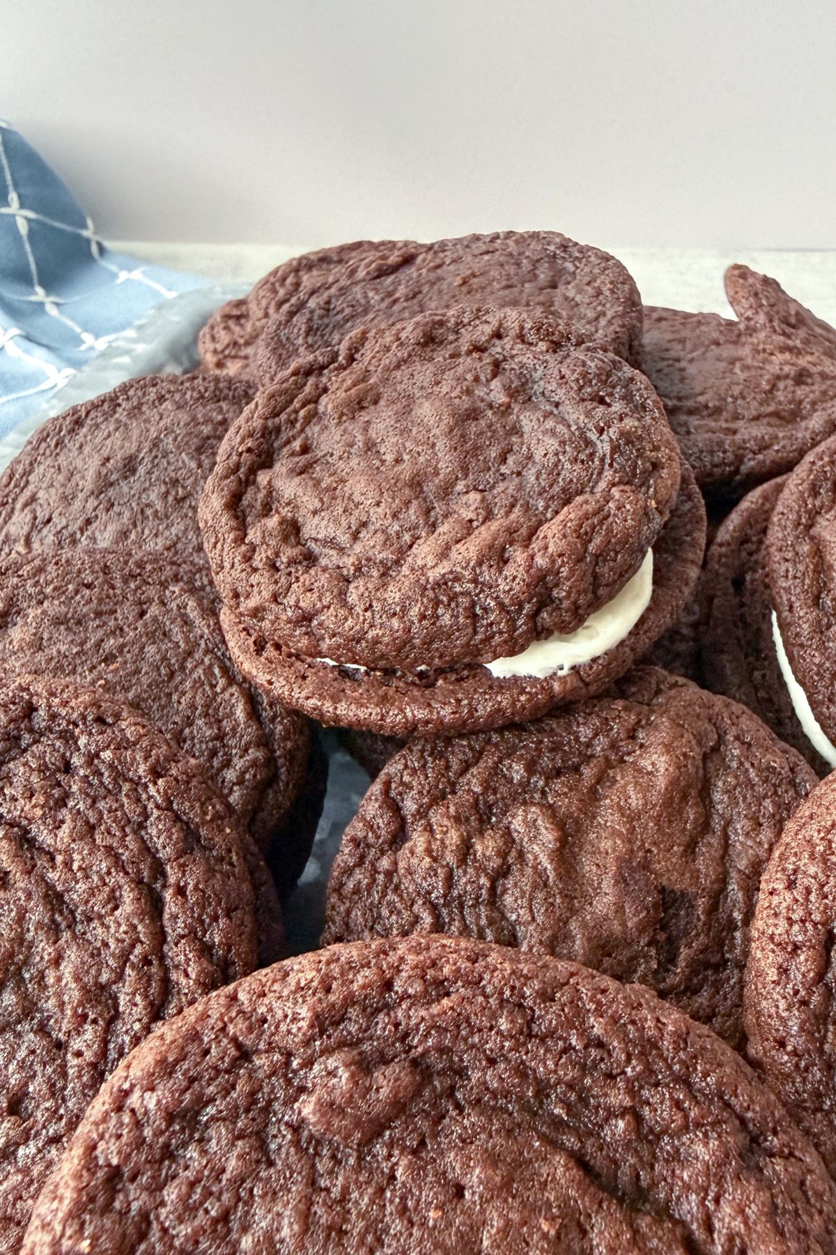 Amazing Homemade Oreo Sandwich Cookies 