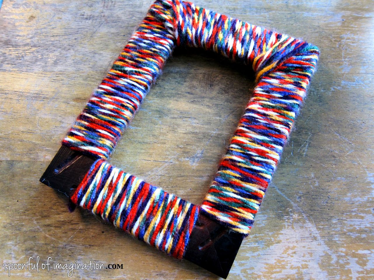 DIY Yarn Picture Frame - Spoonful of Imagination
