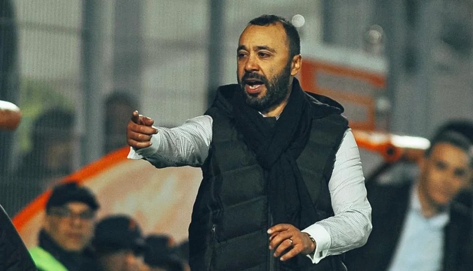 الجيش الملكي يتعاقد مع المدرب طارق السكيتيوي