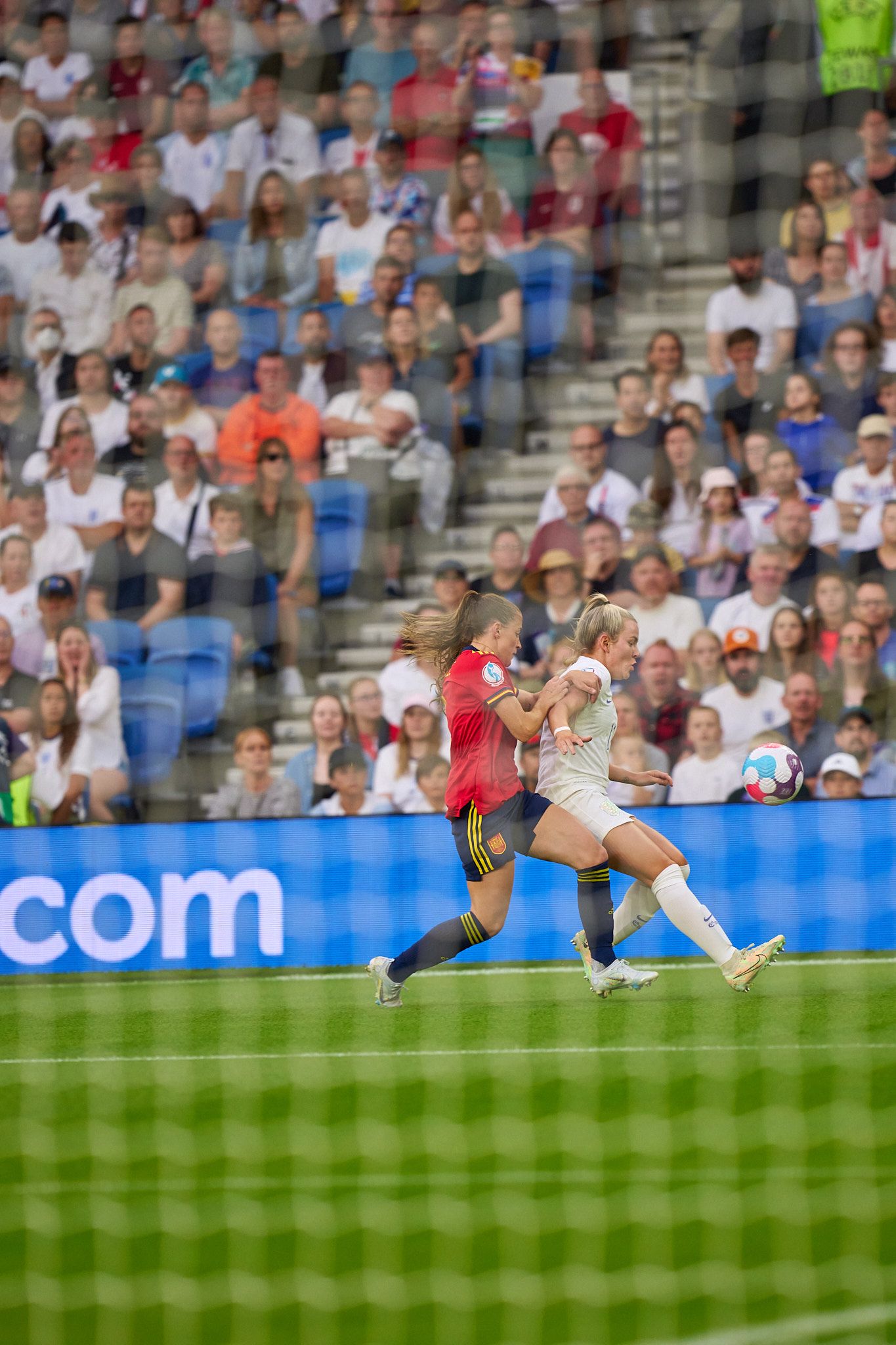 Spain defending against England in the UEFA Women’s EURO quarter final.