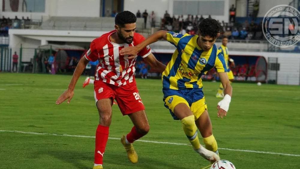 نهضة الزمامرة يحتج على التحكيم أمام الحسنية ويطالب بمراجعة تسجيلات «الفار»