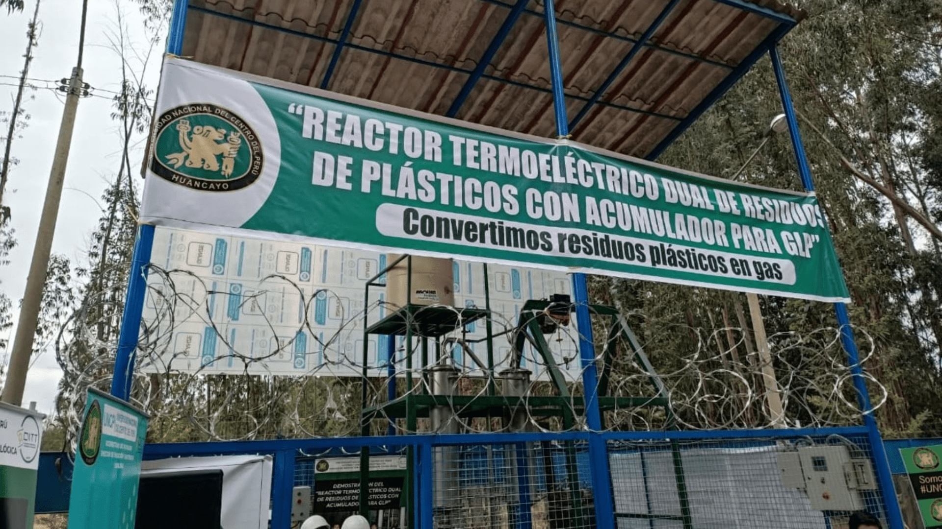 Científicos de Huancayo desarrollan reactor que convierte plástico en combustible