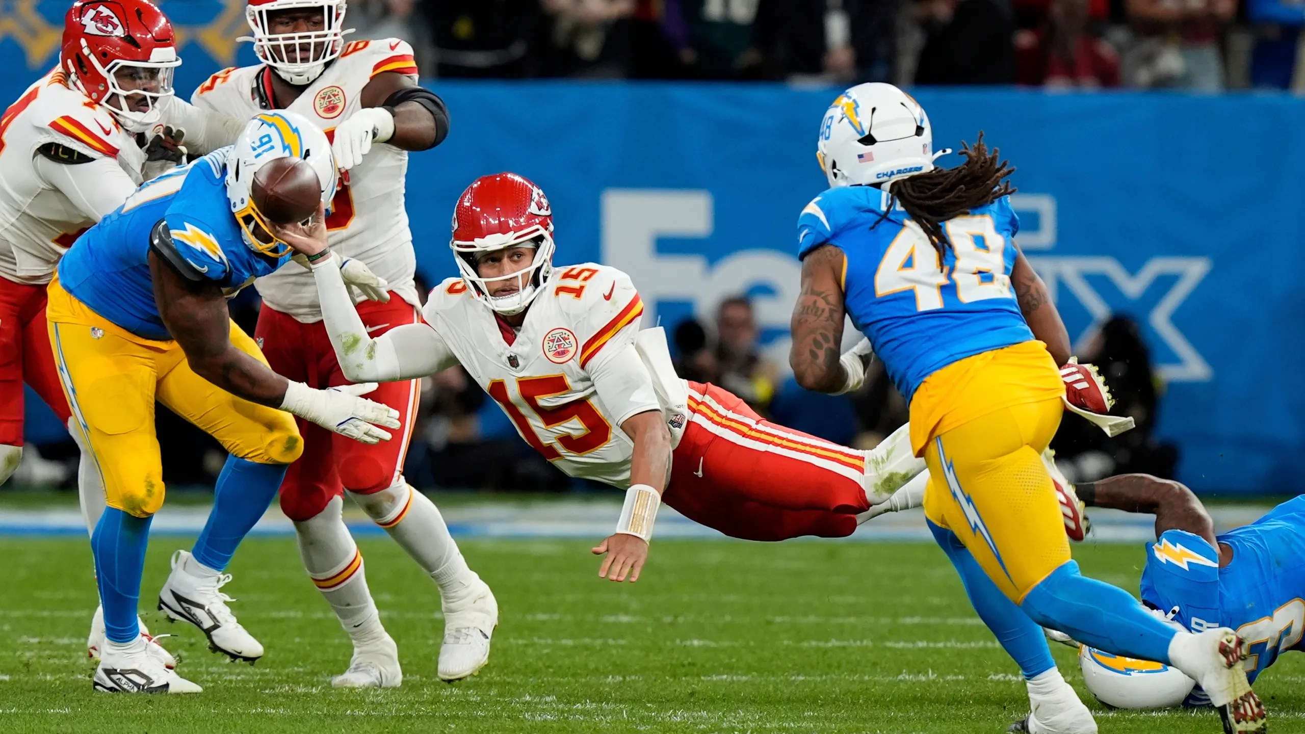 Chiefs-Chargers en Brasil: Lo que aprendimos de la victoria de Los Ángeles por 27-21
