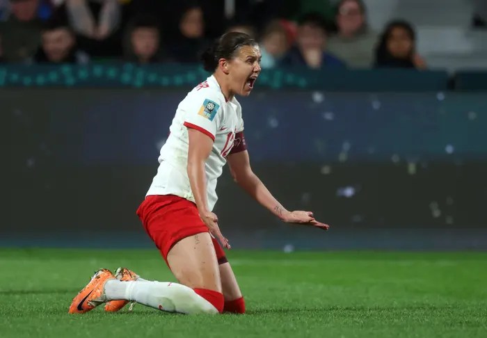 Canada roars back to beat Ireland