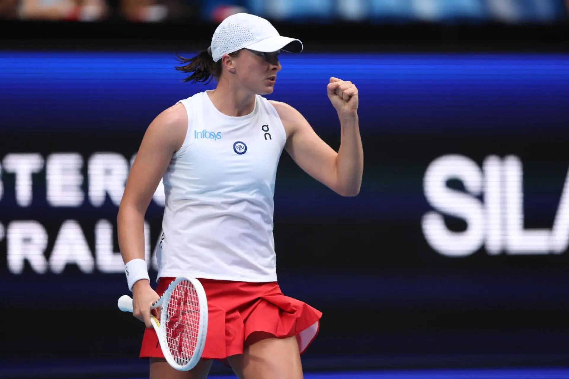 Swiatek eases past Maia at United Cup