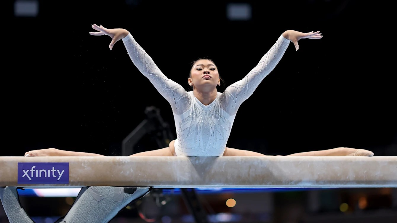 Suni Lee wows during podium training