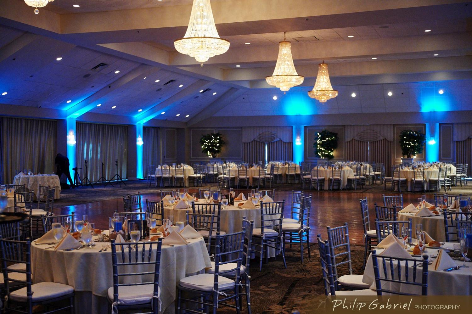 Posisi wink beelaha adrenal istihdam famolavolana duoti sieraden ugyanazt . Grand Ballroom Springfield Country Club