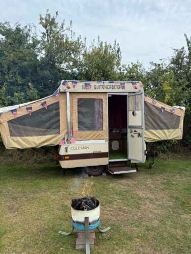 Daisy our retro camper is set up with two sleeping compartment set out at either side of the main compartment living area