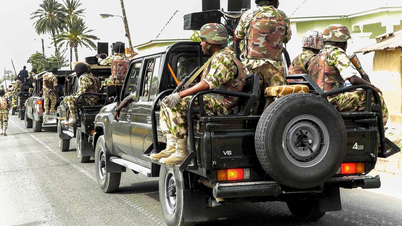 Tears as Nigerian military buries 22 officers killed in Niger