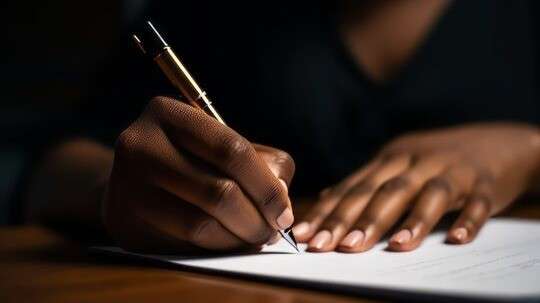 UK to Require Tougher English Test for Migrants Seeking Permanent Residency