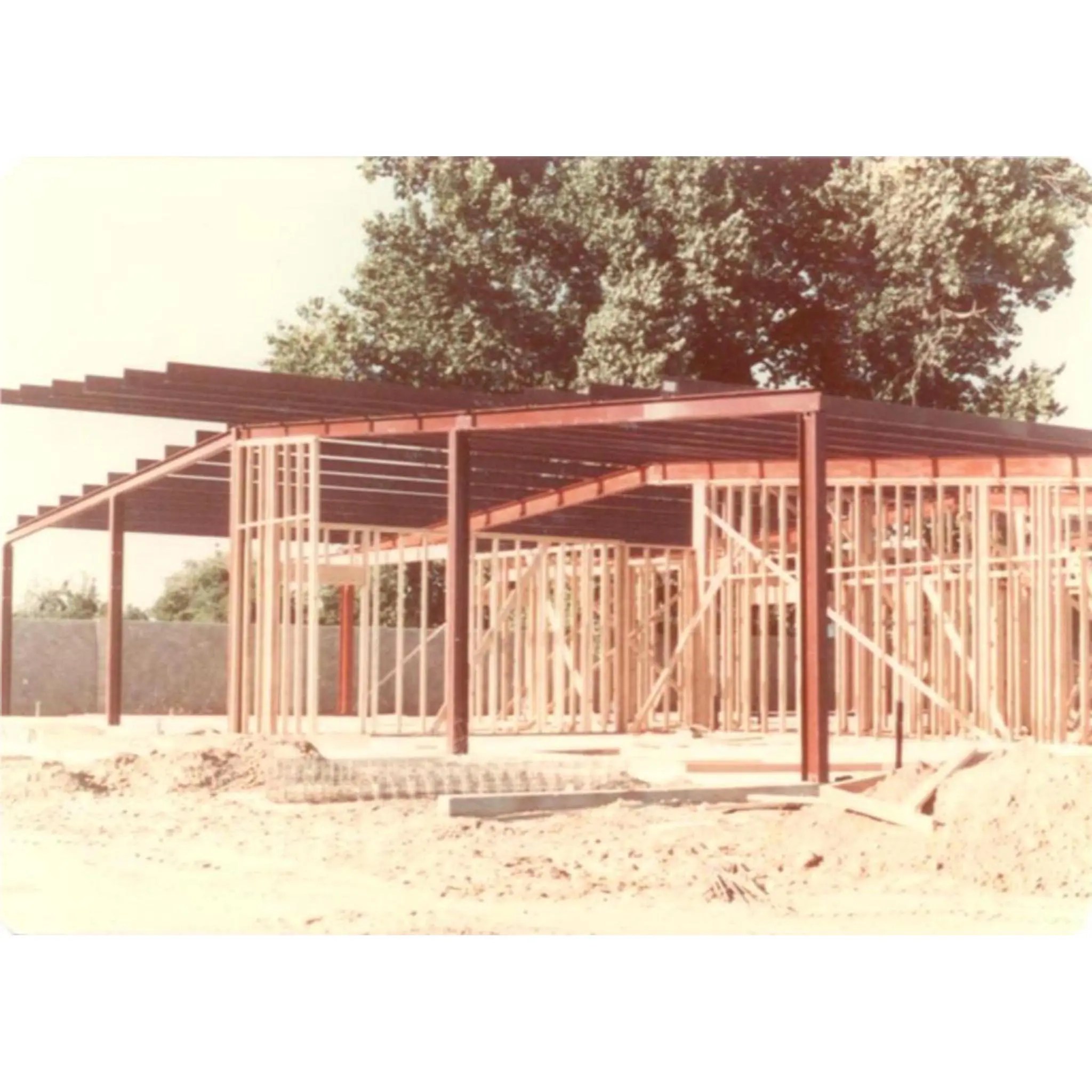 Early . Construction at the new SPOC processin1982g plant in Modesto, California.