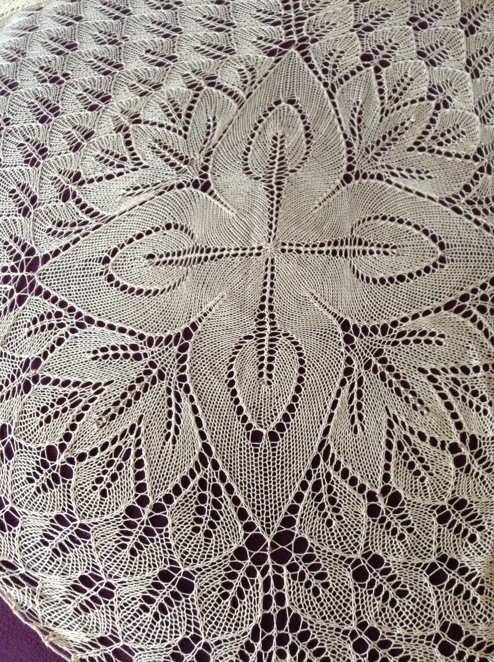 Lace shawl: Fiori Autunnali, by Romi Hill