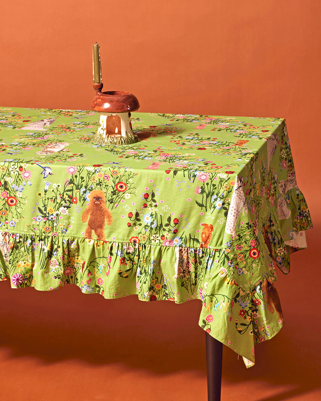 Labyrinth Tablecloth Ruffle