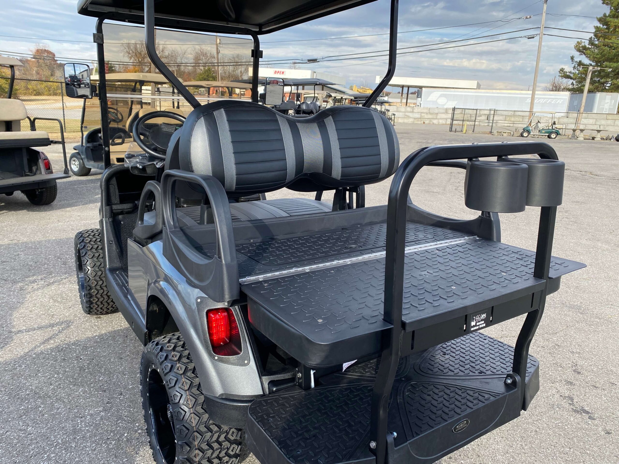 2018 EZGO RXV photo 4