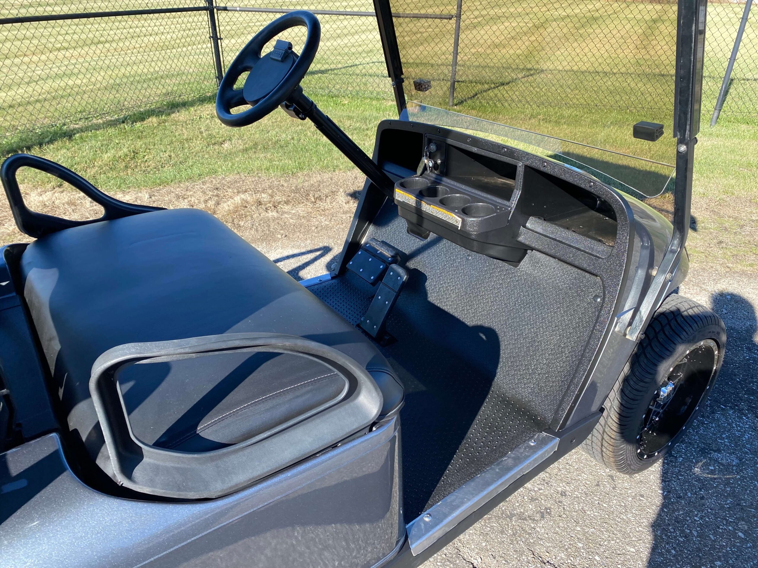 2018 EZGO TXT photo 2