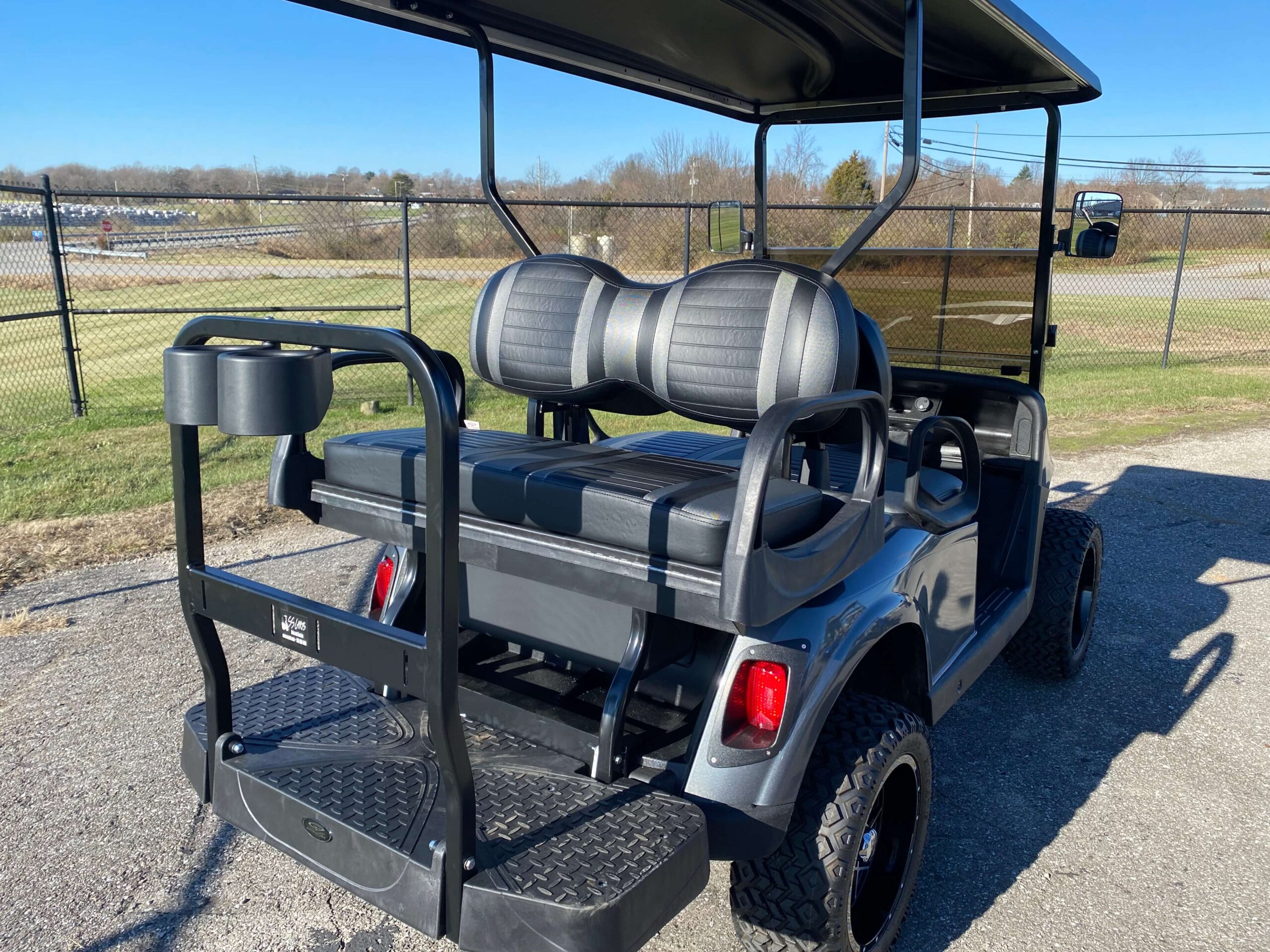 2018 EZGO RXV photo 9