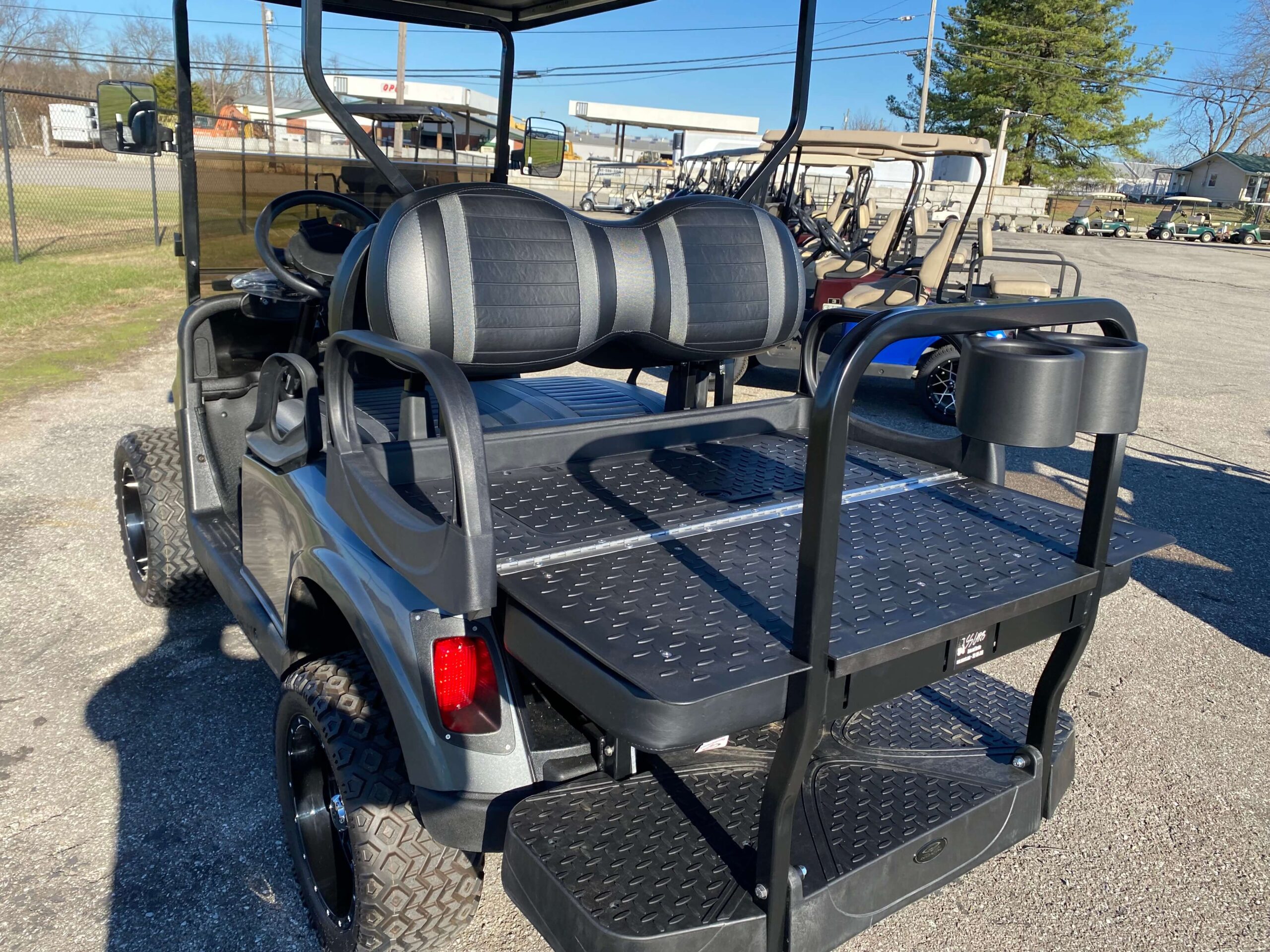 2018 EZGO RXV photo 3