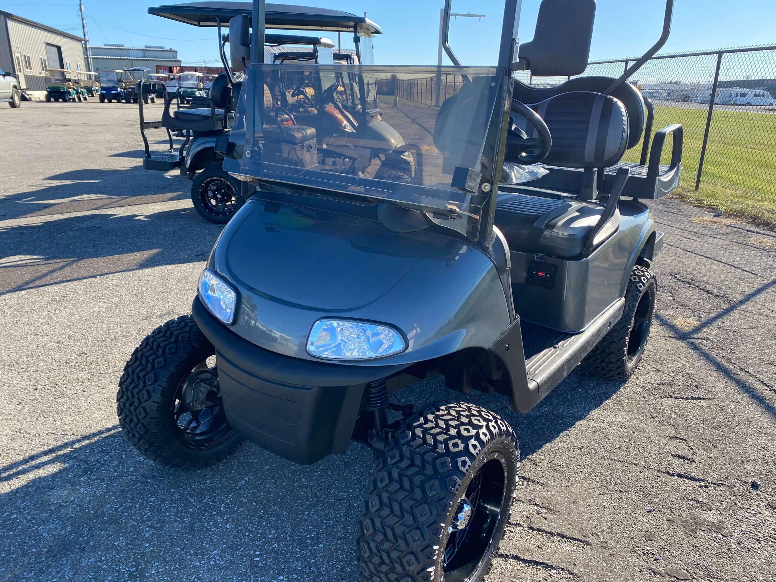 2018 EZGO RXV photo 5