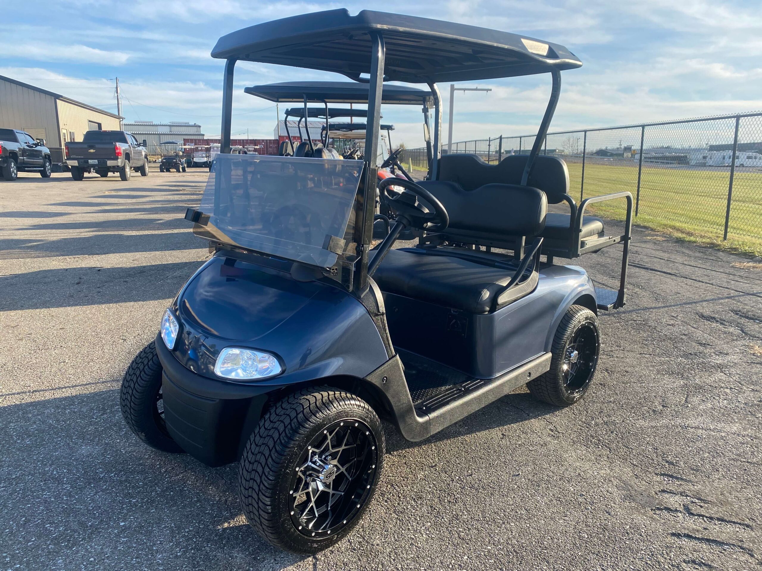 2018 EZGO RXV photo 5