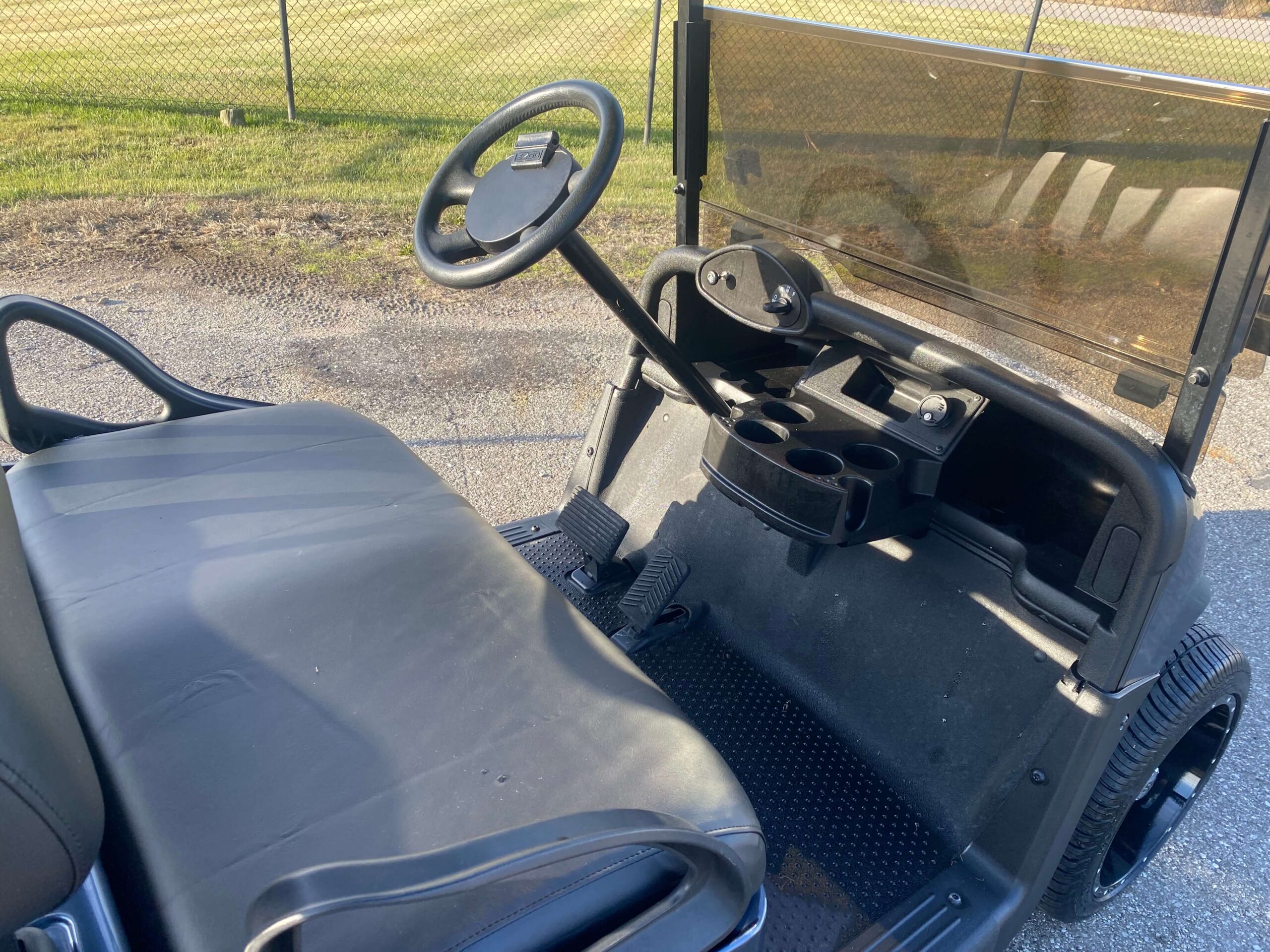 2018 EZGO RXV photo 7