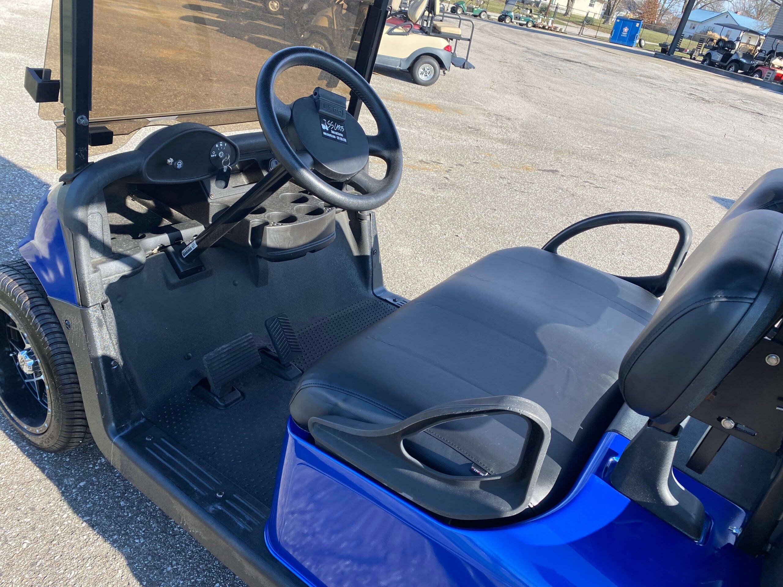 2018 EZGO RXV photo 7