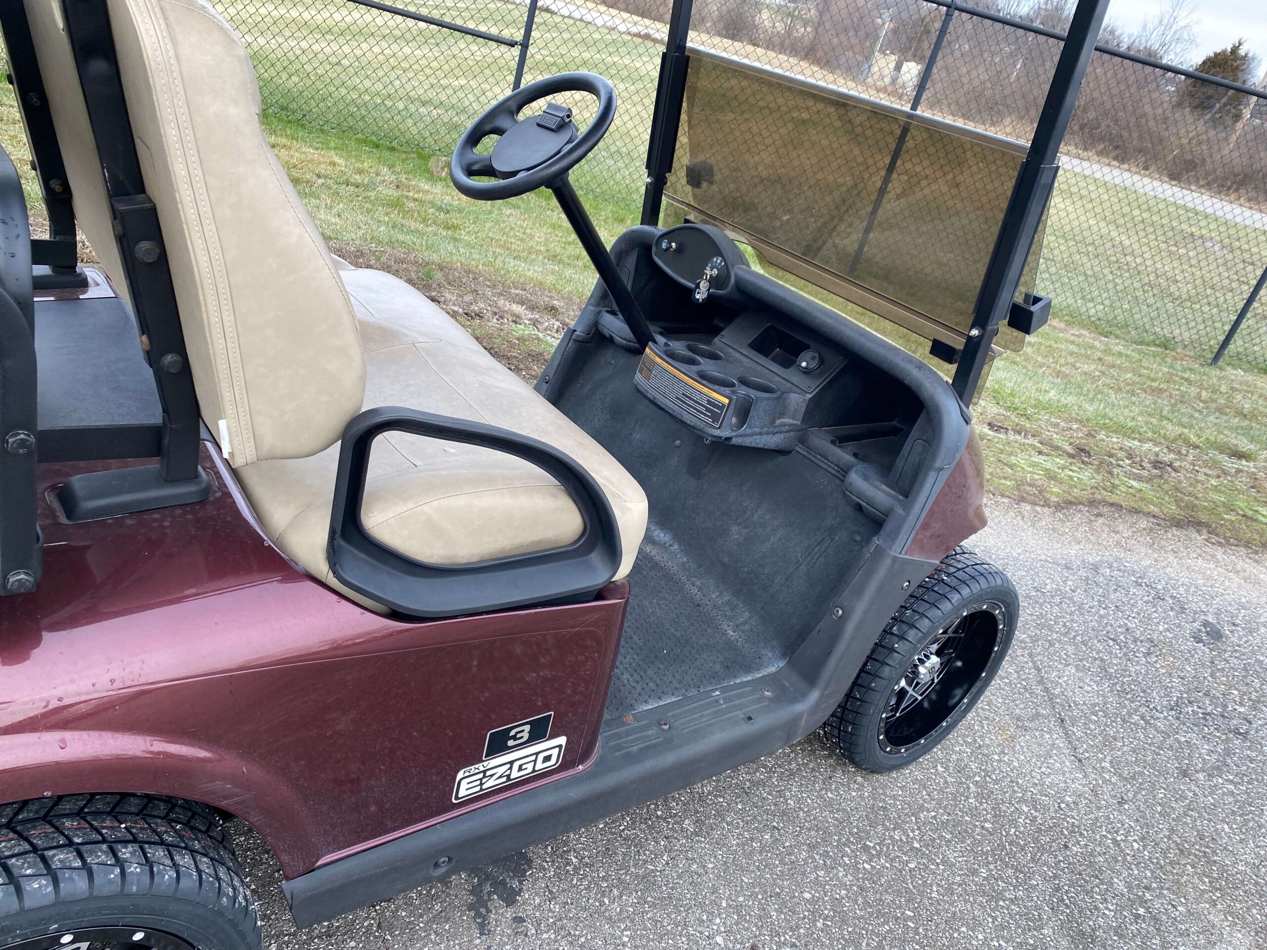 2018 EZGO RXV photo 3