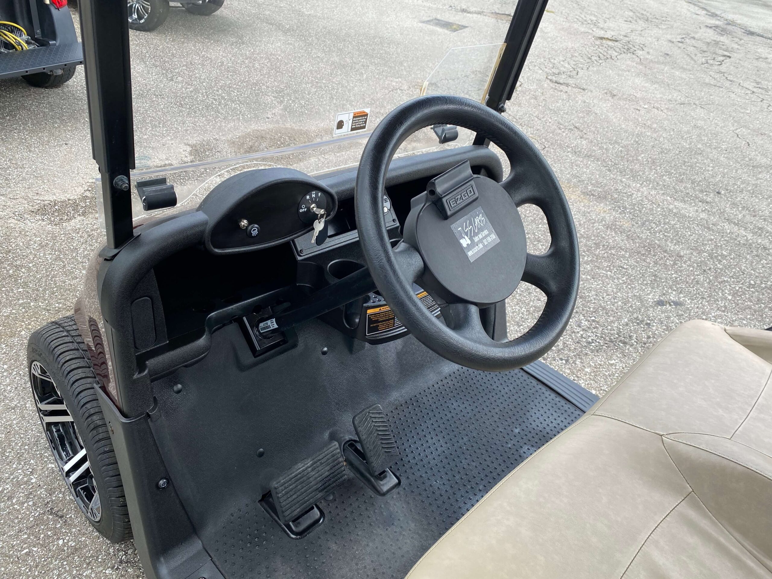 2018 EZGO RXV photo 7