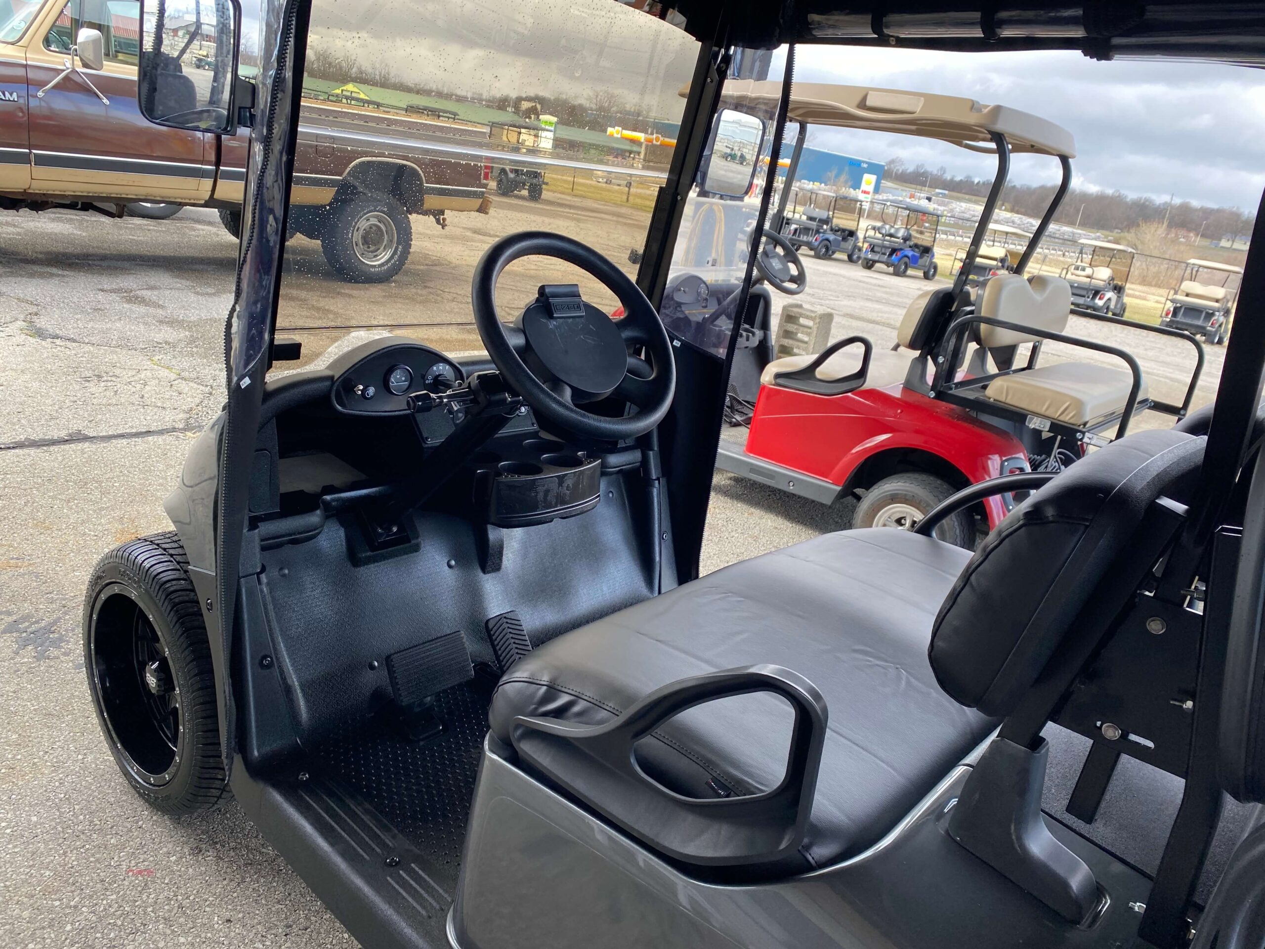 2018 EZGO RXV photo 6