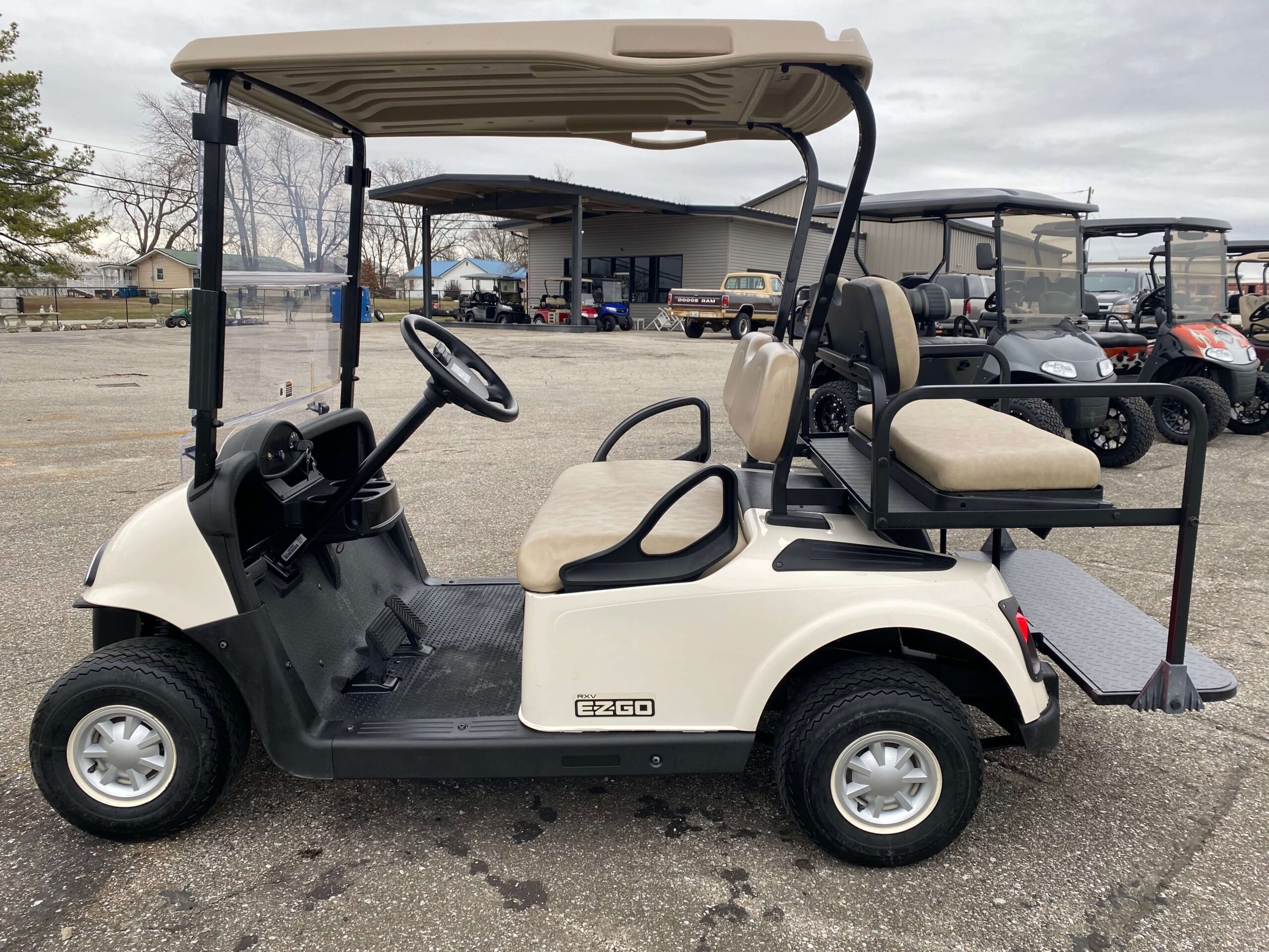 2018 EZGO RXV photo 6