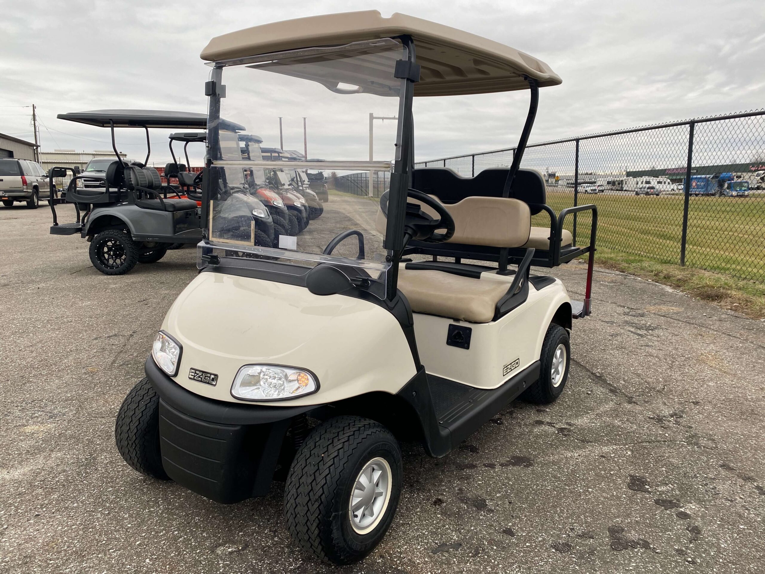 2018 EZGO RXV photo 7