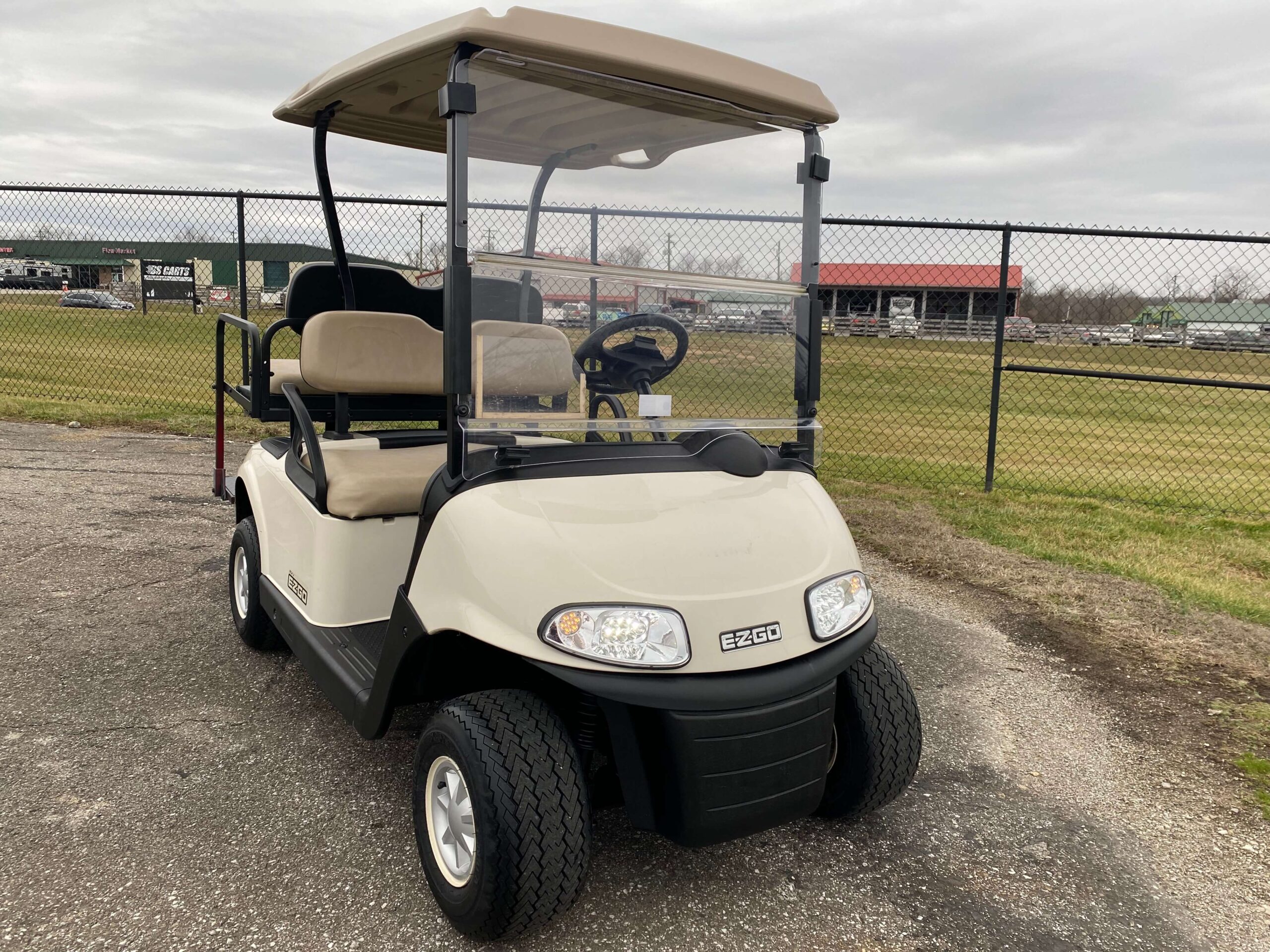 2018 EZGO RXV photo 8