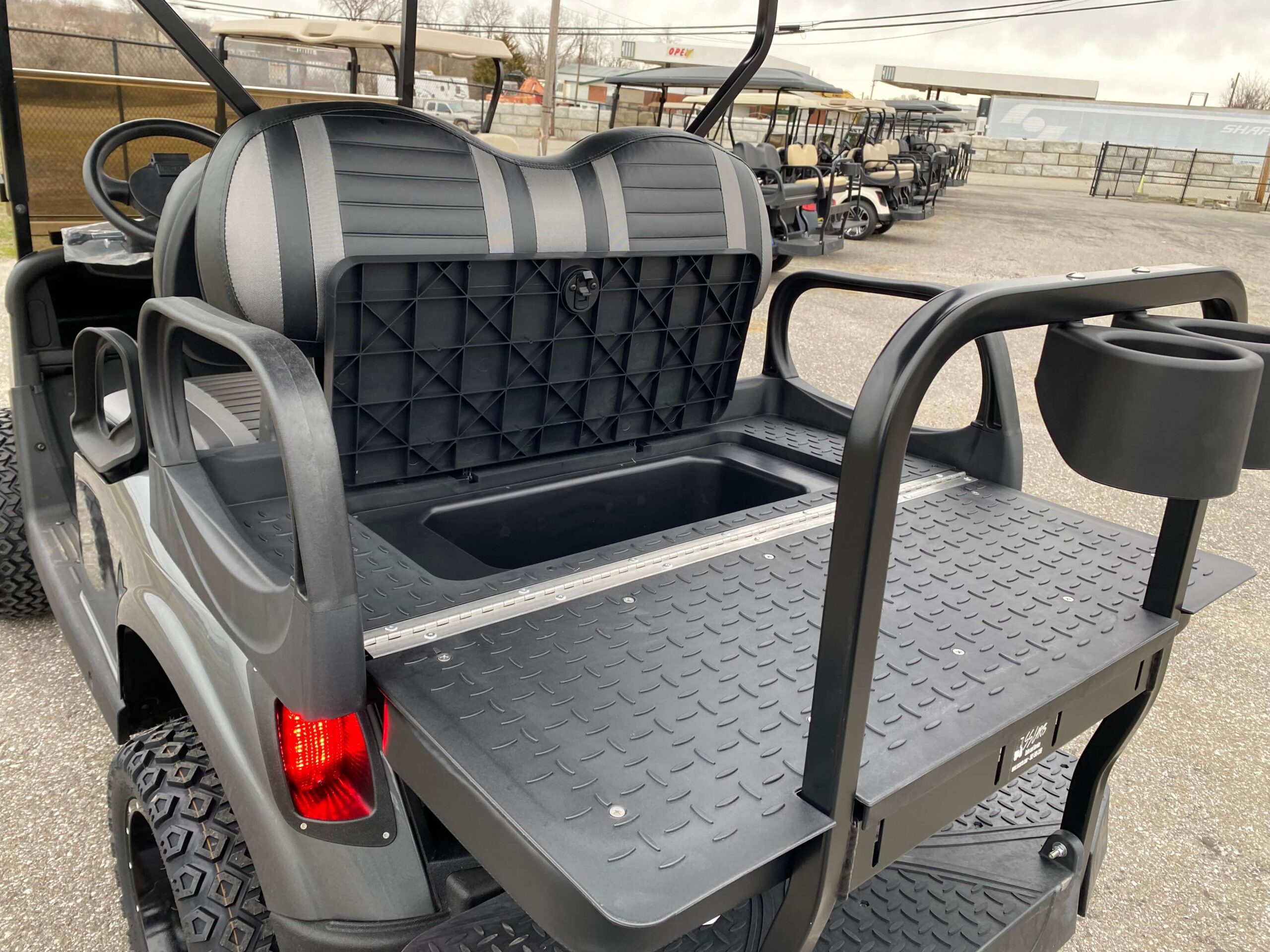 2018 EZGO RXV photo 5